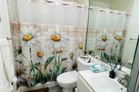 Купить таунхаус в Майами, Флорида 2 спальни, 111.48м2, № 2035980 - фото 14