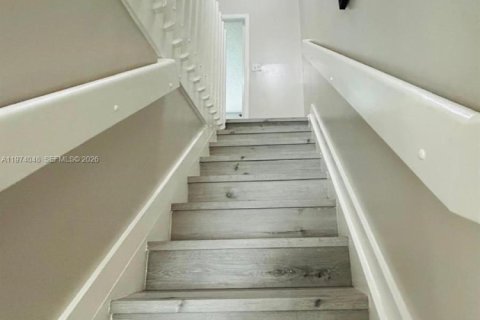 Купить таунхаус в Майами, Флорида 2 спальни, 111.48м2, № 2035980 - фото 11