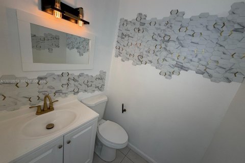 Touwnhouse à vendre à Miami, Floride: 3 chambres, 113.15 m2 № 2076680 - photo 8
