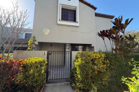 Touwnhouse à vendre à Miami, Floride: 3 chambres, 113.15 m2 № 2076680 - photo 3