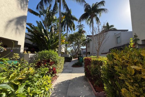 Touwnhouse à vendre à Miami, Floride: 3 chambres, 113.15 m2 № 2076680 - photo 19