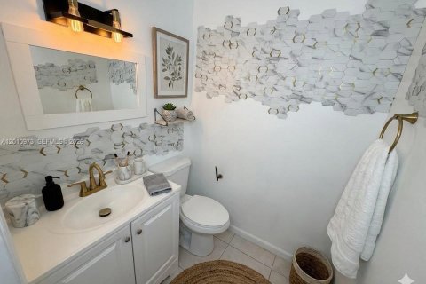 Touwnhouse à vendre à Miami, Floride: 3 chambres, 113.15 m2 № 2076680 - photo 7