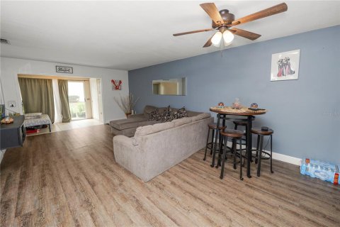 Copropriété à vendre à Winter Haven, Floride: 2 chambres, 116.31 m2 № 1831345 - photo 8