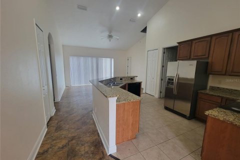Villa ou maison à louer à Ocala, Floride: 4 chambres, 167.22 m2 № 2097708 - photo 4