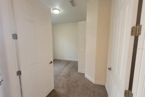 Villa ou maison à louer à Ocala, Floride: 4 chambres, 167.22 m2 № 2097708 - photo 5