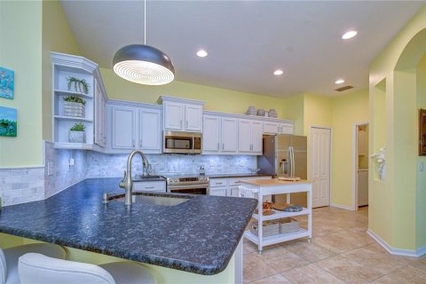 House in Wesley Chapel, Florida 3 bedrooms, 163.51 sq.m. № 2231400 - photo 13