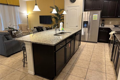 Adosado en venta en Kissimmee, Florida, 5 dormitorios, 210.24 m2 № 1418879 - foto 3