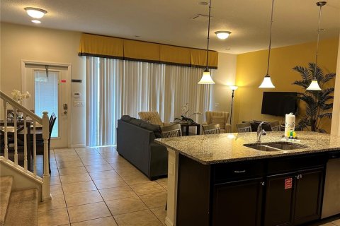 Adosado en venta en Kissimmee, Florida, 5 dormitorios, 210.24 m2 № 1418879 - foto 4