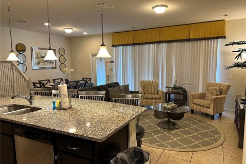 Adosado en venta en Kissimmee, Florida, 5 dormitorios, 210.24 m2 № 1418879 - foto 5