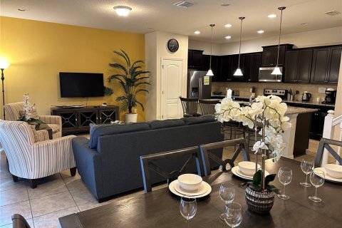 Adosado en venta en Kissimmee, Florida, 5 dormitorios, 210.24 m2 № 1418879 - foto 6