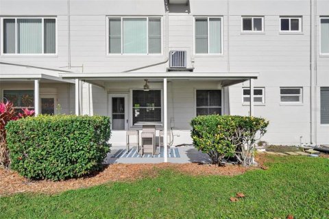 Copropriété à vendre à Clearwater, Floride: 2 chambres, 102.19 m2 № 2143967 - photo 25