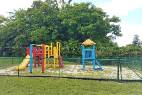 Condo in Miami, Florida, 2 bedrooms  № 1818220 - photo 19
