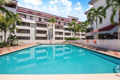 Condo in Miami, Florida, 2 bedrooms  № 1818220 - photo 20