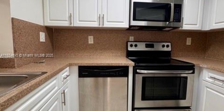 Condo in Miami, Florida, 2 bedrooms  № 1818220