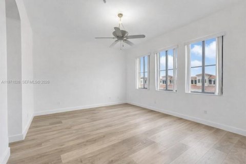 Condominio en venta en Sunrise, Florida, 3 dormitorios, 159.7 m2 № 2032973 - foto 2