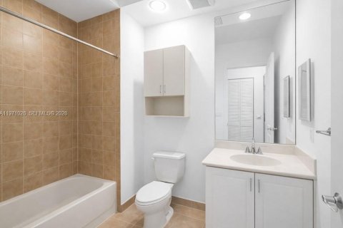 Condominio en venta en Sunrise, Florida, 3 dormitorios, 159.7 m2 № 2032973 - foto 17