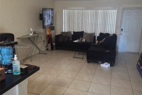 Adosado en venta en Miami Gardens, Florida, 2 dormitorios, 84.54 m2 № 2428202 - foto 6