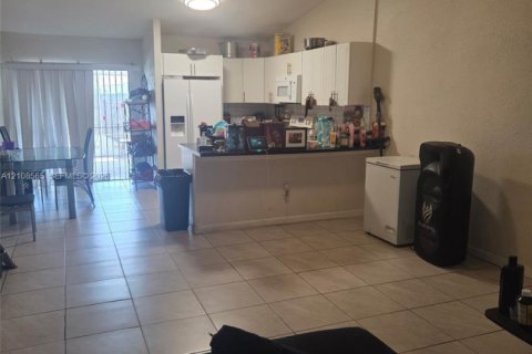 Adosado en venta en Miami Gardens, Florida, 2 dormitorios, 84.54 m2 № 2428202 - foto 5