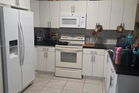 Adosado en venta en Miami Gardens, Florida, 2 dormitorios, 84.54 m2 № 2428202 - foto 7
