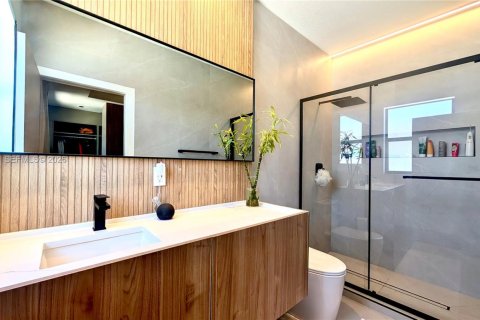 Townhouse in Miami, Florida 3 bedrooms, 128.02 sq.m. № 2077908 - photo 20