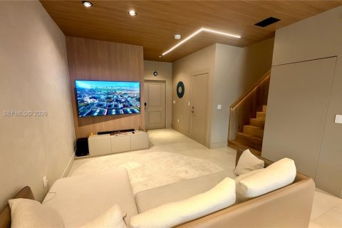 Townhouse in Miami, Florida 3 bedrooms, 128.02 sq.m. № 2077908 - photo 6