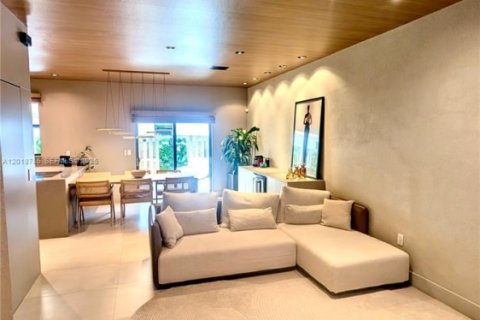 Townhouse in Miami, Florida 3 bedrooms, 128.02 sq.m. № 2077908 - photo 4