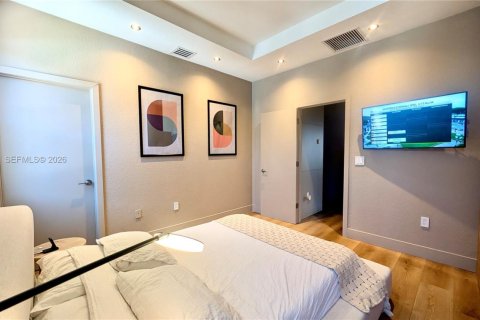Townhouse in Miami, Florida 3 bedrooms, 128.02 sq.m. № 2077908 - photo 18