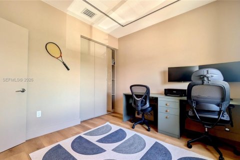 Townhouse in Miami, Florida 3 bedrooms, 128.02 sq.m. № 2077908 - photo 29
