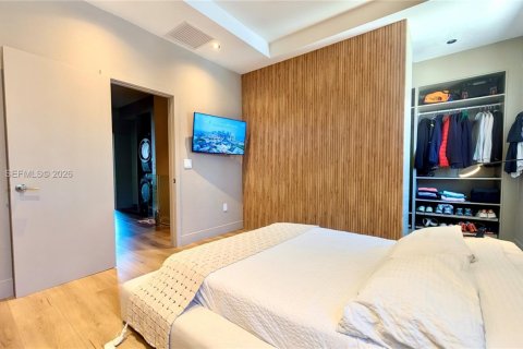 Townhouse in Miami, Florida 3 bedrooms, 128.02 sq.m. № 2077908 - photo 19