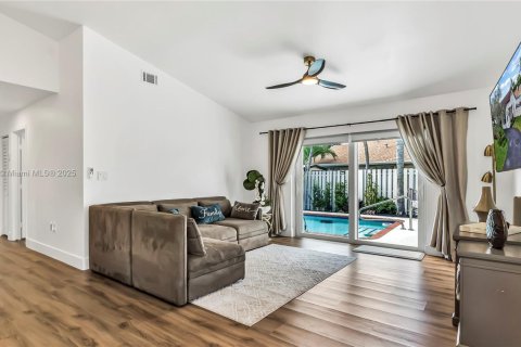 Casa en alquiler en Davie, Florida, 3 dormitorios, 116.03 m2 № 1953433 - foto 3