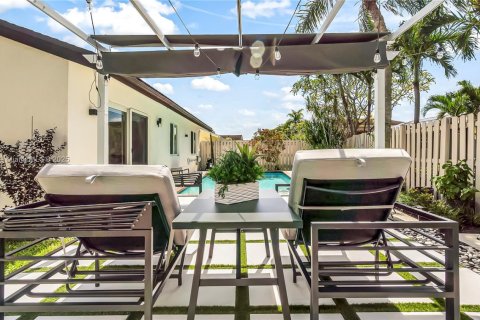 Casa en alquiler en Davie, Florida, 3 dormitorios, 116.03 m2 № 1953433 - foto 20