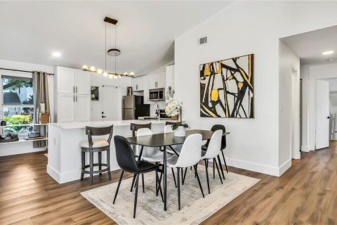 Casa en alquiler en Davie, Florida, 3 dormitorios, 116.03 m2 № 1953433 - foto 1