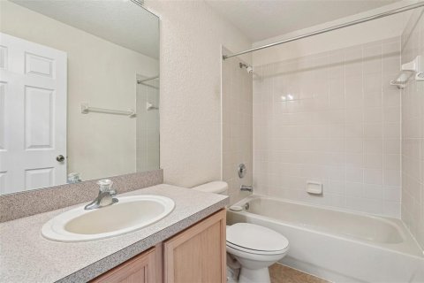Touwnhouse à louer à Orlando, Floride: 3 chambres, 182.18 m2 № 2387539 - photo 19