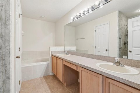 Touwnhouse à louer à Orlando, Floride: 3 chambres, 182.18 m2 № 2387539 - photo 17