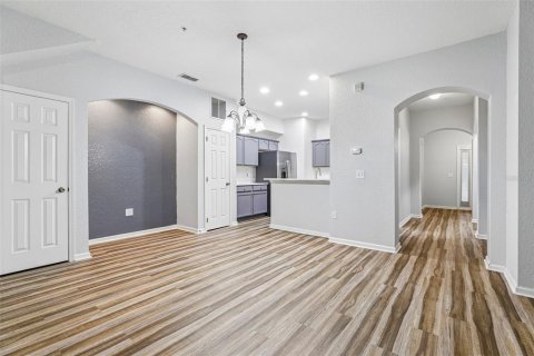 Touwnhouse à louer à Orlando, Floride: 3 chambres, 182.18 m2 № 2387539 - photo 12