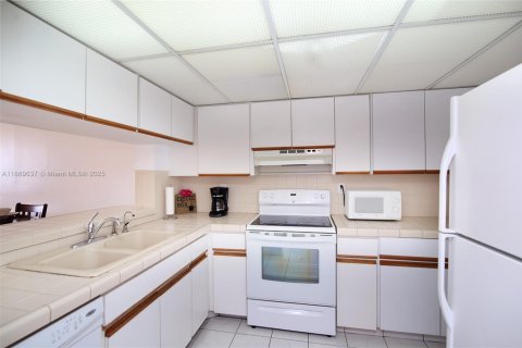 Condominio en alquiler en Miami Beach, Florida, 1 dormitorio, 78.78 m2 № 1896801 - foto 5