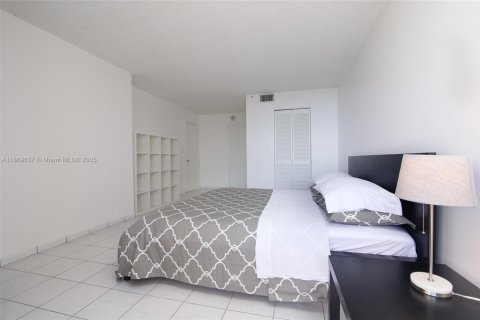 Condominio en alquiler en Miami Beach, Florida, 1 dormitorio, 78.78 m2 № 1896801 - foto 9