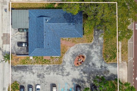 Купить коммерческую недвижимость в Сент-Питерсберг, Флорида 244.15м2, № 1580135 - фото 2