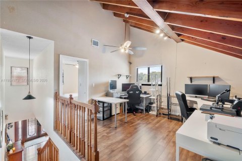 House in Coral Springs, Florida 6 bedrooms, 357.3 sq.m. № 2064817 - photo 22