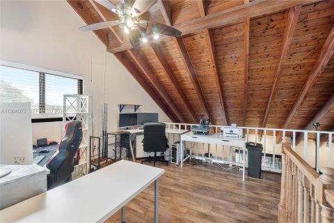 House in Coral Springs, Florida 6 bedrooms, 357.3 sq.m. № 2064817 - photo 23