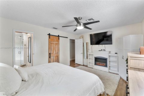 House in Coral Springs, Florida 6 bedrooms, 357.3 sq.m. № 2064817 - photo 15