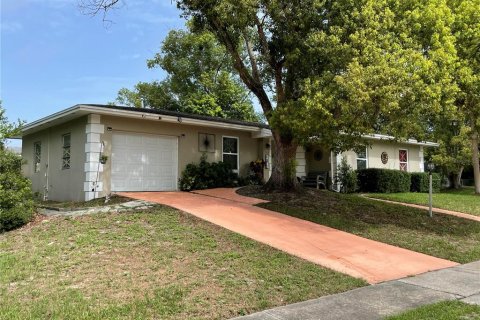 Casa en venta en Deltona, Florida, 3 dormitorios, 125.98 m2 № 1803790 - foto 1