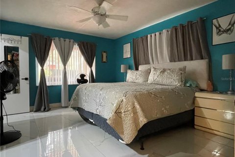 Casa en venta en Deltona, Florida, 3 dormitorios, 125.98 m2 № 1803790 - foto 18