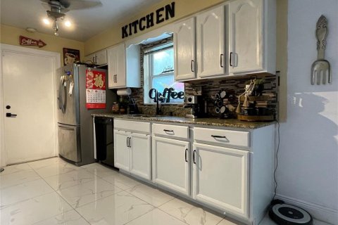 Casa en venta en Deltona, Florida, 3 dormitorios, 125.98 m2 № 1803790 - foto 11