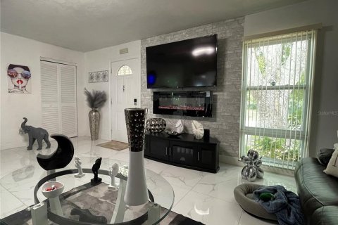 Casa en venta en Deltona, Florida, 3 dormitorios, 125.98 m2 № 1803790 - foto 6