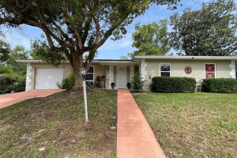 Casa en venta en Deltona, Florida, 3 dormitorios, 125.98 m2 № 1803790 - foto 4