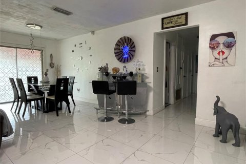 Casa en venta en Deltona, Florida, 3 dormitorios, 125.98 m2 № 1803790 - foto 16