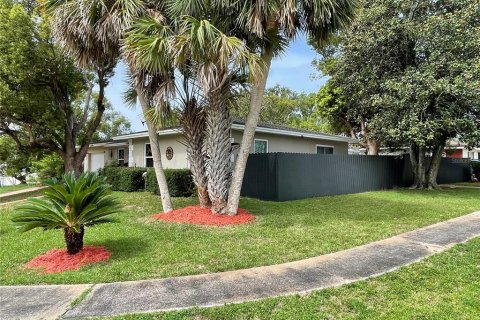 Casa en venta en Deltona, Florida, 3 dormitorios, 125.98 m2 № 1803790 - foto 3