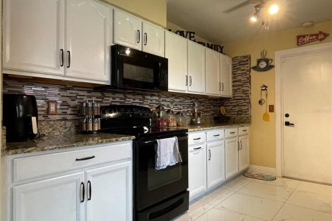 Casa en venta en Deltona, Florida, 3 dormitorios, 125.98 m2 № 1803790 - foto 12