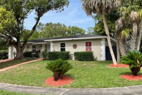 Casa en venta en Deltona, Florida, 3 dormitorios, 125.98 m2 № 1803790 - foto 2